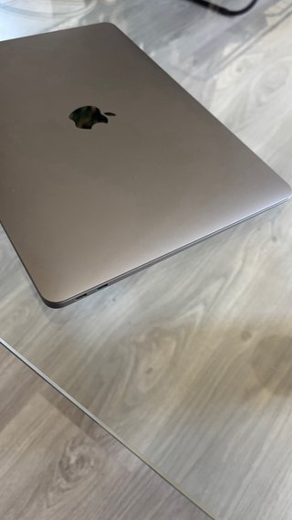 MacBook Air M1 pantalla rota