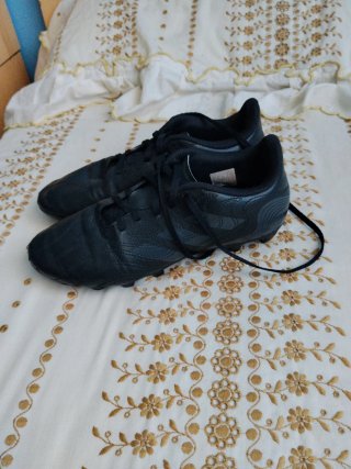 Zapatos de fútbol Adidas negros