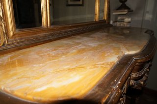Consolle vintage con specchiera dorata