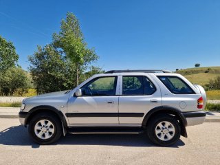 Opel Frontera 2002