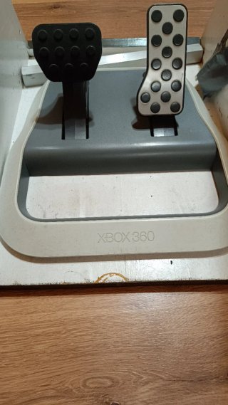 Volante Xbox 360 + consola con Mando y Juegos