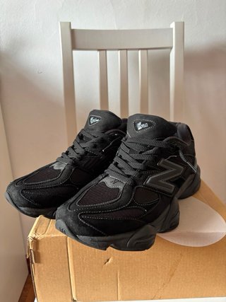 New Balance 9060 negras talla 45