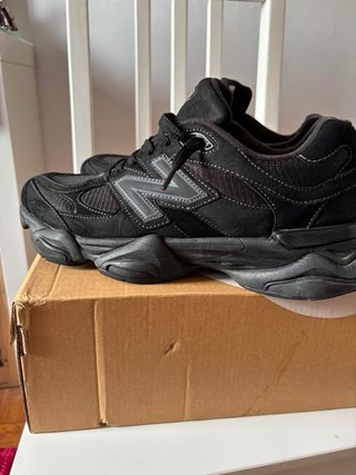 New Balance 9060 negras talla 45