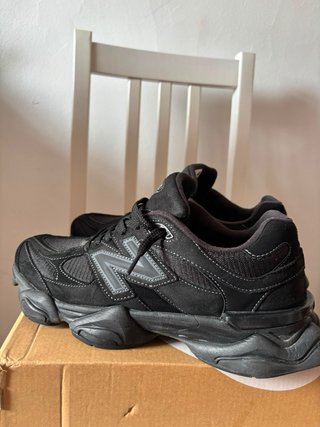 New Balance 9060 negras talla 45