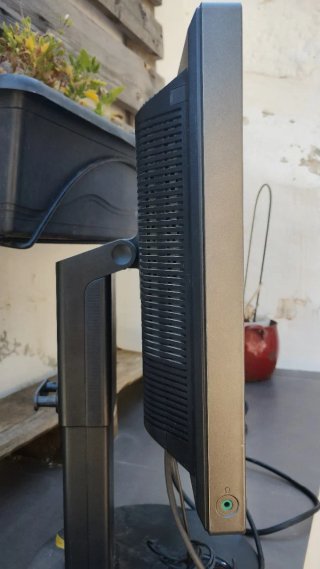 Monitor de 17 pulgadas Sony SDM-X75F