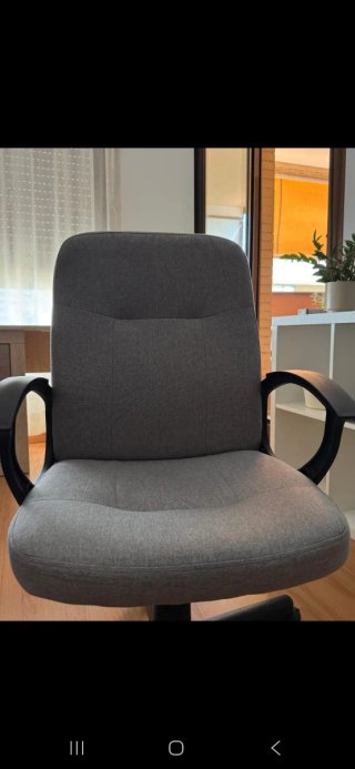 Silla de escritorio gris, como nueva