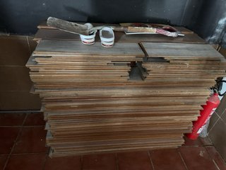 Lote 80 m² suelo laminado gris