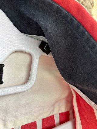 Camisa de rayas rojas y blancas para hombre