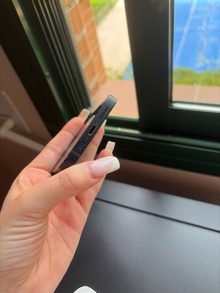 iPhone 13 Negro con cargador Magsafe de regalo