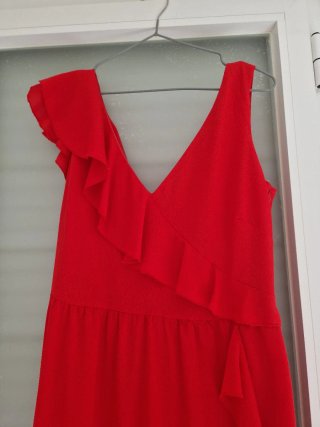 Vestido largo rojo con volante