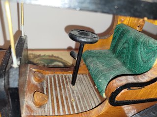 Macchina d'epoca in legno