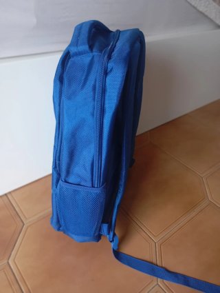 Mochila Azul con logo WE ARE GRIFOLS