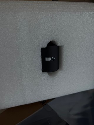 Altavoz KEF Q4 Meta Negro