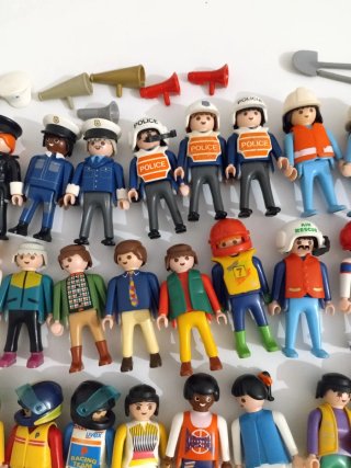 Lote 68 Figuras Playmobil Años 90 y accesorios