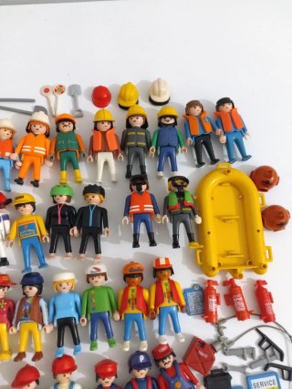 Lote 68 Figuras Playmobil Años 90 y accesorios