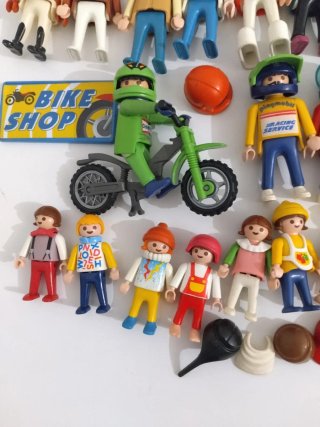 Lote 68 Figuras Playmobil Años 90 y accesorios