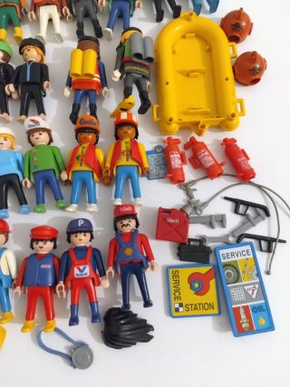 Lote 68 Figuras Playmobil Años 90 y accesorios