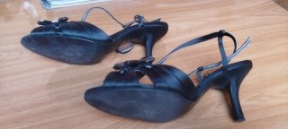Sandalias fiesta Yessica negras sirven para num 37