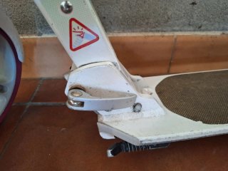 Patinete infantil blanco y rosa