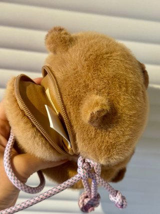 Bolso Capibara Zara Peluche Flor Morada