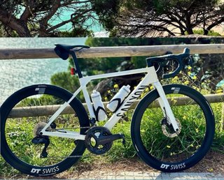 Bicicleta de carretera Canyon Blanca