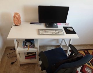 Escritorio blanco con cajonera reversible