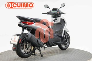 PIAGGIO BEVERLY 300 HPE