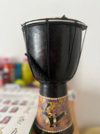 Tambor Djembe con diseño de largartijas