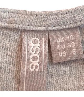 Mono ASOS gris talla M shoulder off. Nuevo
