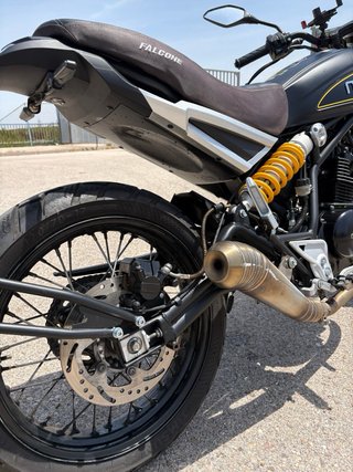 Moto Mitt 125 SC Negra y Dorada