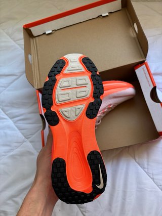 Nike Vomero 18 Naranja y Rosa
