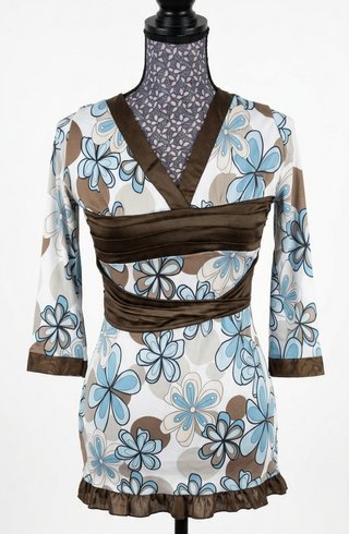 Vestido kimono floral azul y marrón