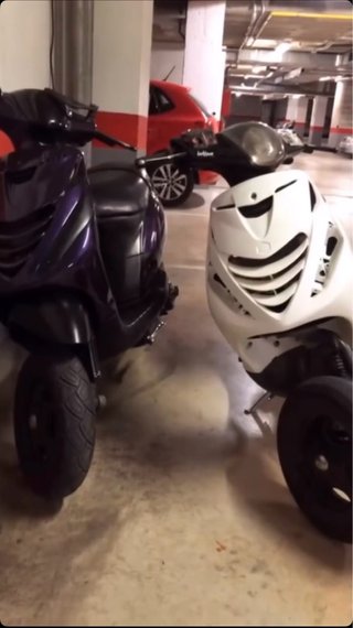 Piaggio Zip SP Scooter