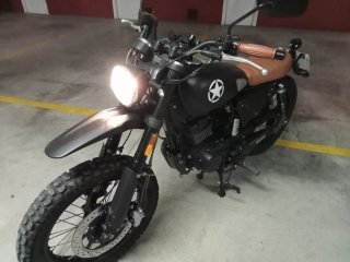 Scrambler 125cc Enduro Moto Negra y Marrón