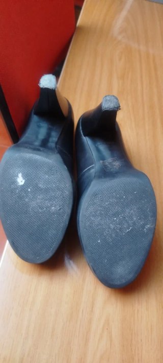 Zapatos de tacón negros
