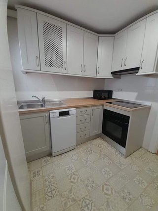 PISO DE 3 HABITACIONES PARA ESTUDIANTES