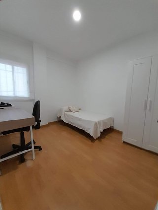 PISO DE 3 HABITACIONES PARA ESTUDIANTES