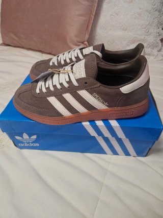 Adidas Spezial Marrones y Blancas