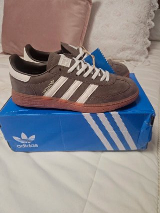 Adidas Spezial Marrones y Blancas