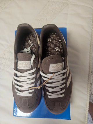Adidas Spezial Marrones y Blancas