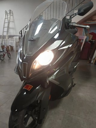 Moto Scooter Maxiscooter 125cc Negra Automática