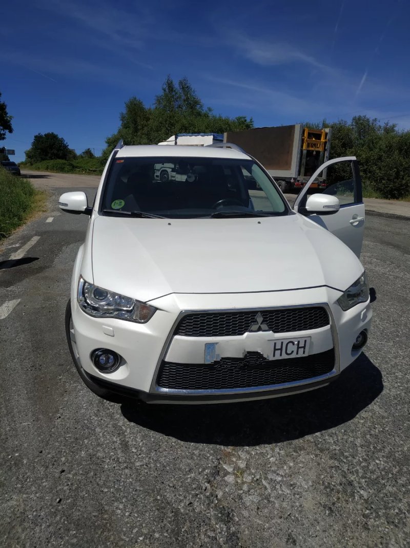 Mitsubishi Outlander 2011 - foto 1