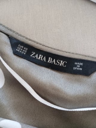 Blusa Zara lunares verde talla M