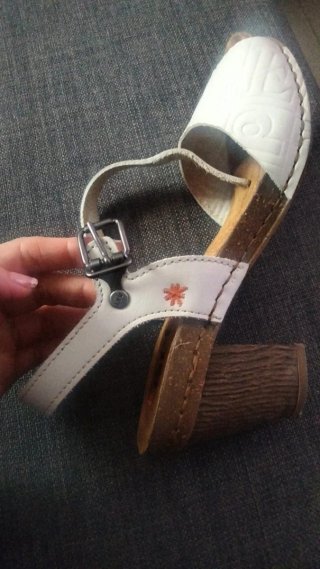 Sandalias Art blancas y marrones