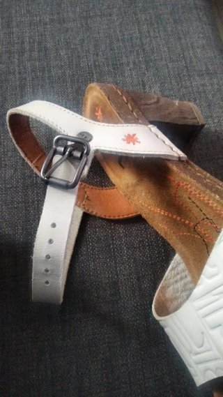Sandalias Art blancas y marrones
