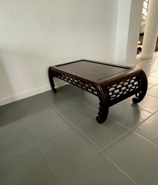 Mesa de centro de madera palo santo