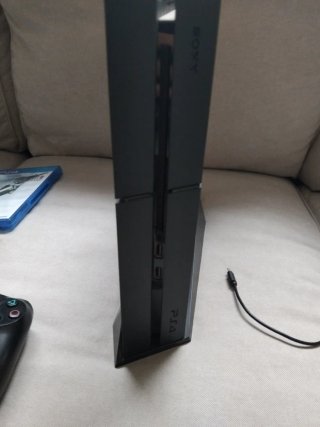 PS4 (PlayStation 4) Negra + Mando y Juegos