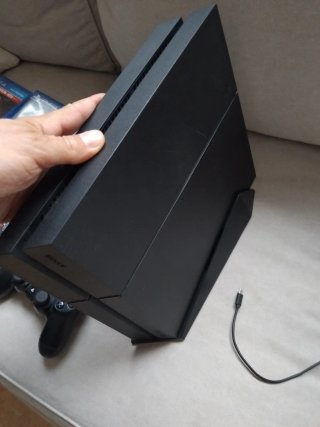 PS4 (PlayStation 4) Negra + Mando y Juegos