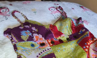 Vestido corto patchwork con pedrería