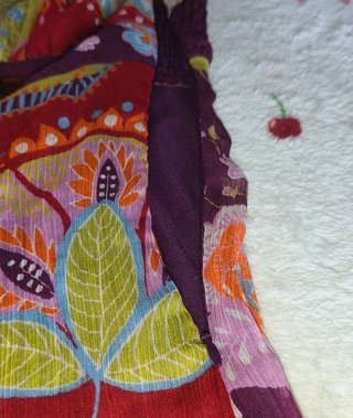 Vestido corto patchwork con pedrería